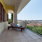 Apartmán Gordan With Garden, 3 Min Walk To The Trogir
