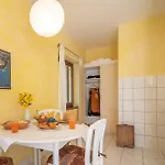 Gordan With Garden, 3 Min Walk To The *