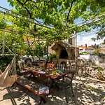 Apartmán Gordan With Garden, 3 Min Walk To The Trogir