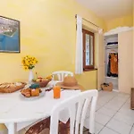 Gordan With Garden, 3 Min Walk To The Apartmán Trogir