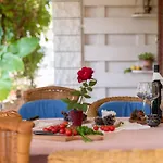 Gordan With Garden, 3 Min Walk To The *