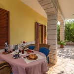 Gordan With Garden, 3 Min Walk To The Apartmán