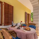 Apartmán Gordan With Garden, 3 Min Walk To The Trogir