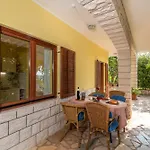 Gordan With Garden, 3 Min Walk To The Apartmán Trogir