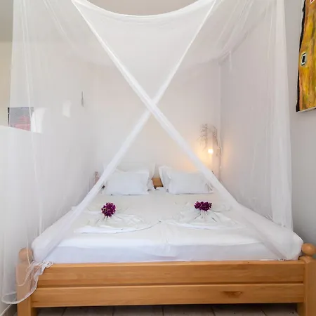 Apartment Gordan With Garden, 3 Min Walk To The