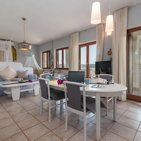Gordan With Garden, 3 Min Walk To The Apartment *
