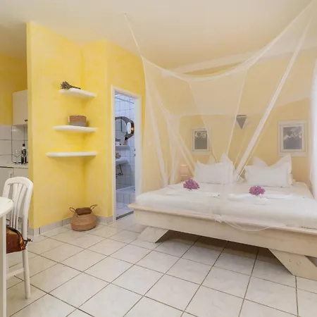 Apartment Gordan With Garden, 3 Min Walk To The
