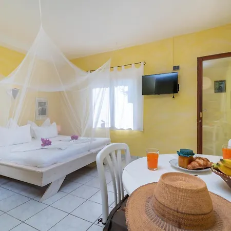 Apartment Gordan With Garden, 3 Min Walk To The *