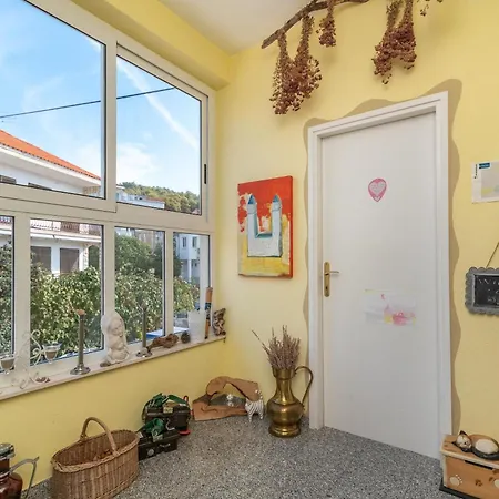 Gordan With Garden, 3 Min Walk To The Apartmán